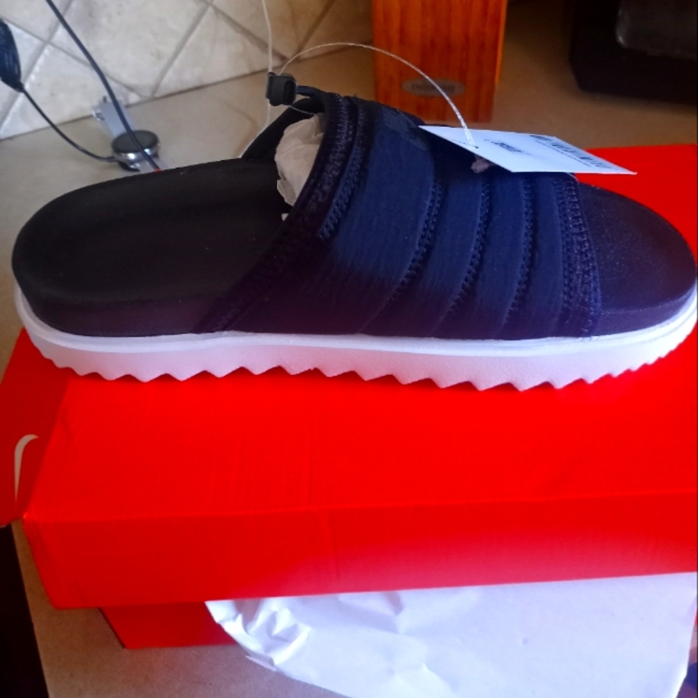 Womens Nike slides
